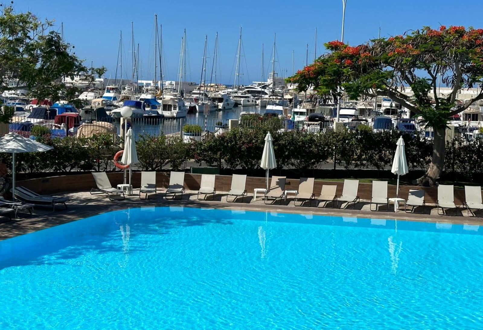 Apartamentos Portonovo Пуерто Рико Екстериор снимка